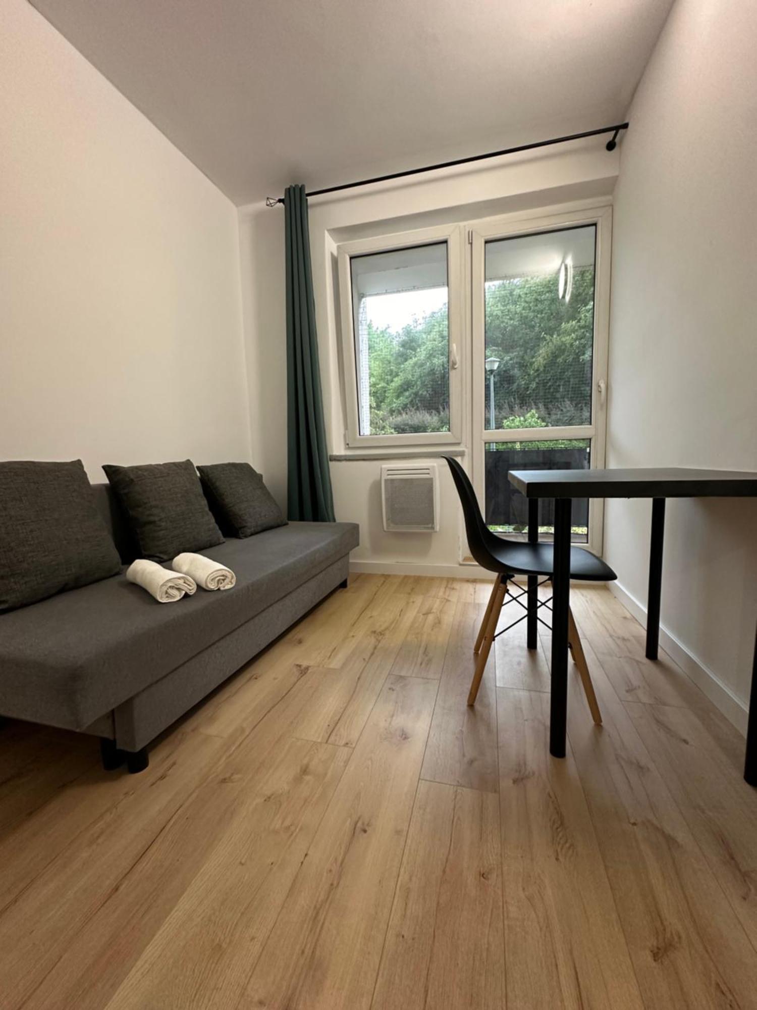 Rooms4less Guest house *